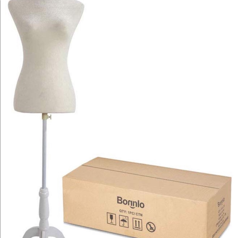 Bonnlo female dress form Pinnable